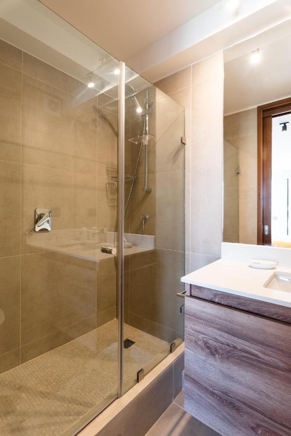 Uptown Wood - 1br, Parking, Wifi, Mall, Pool. Apartment