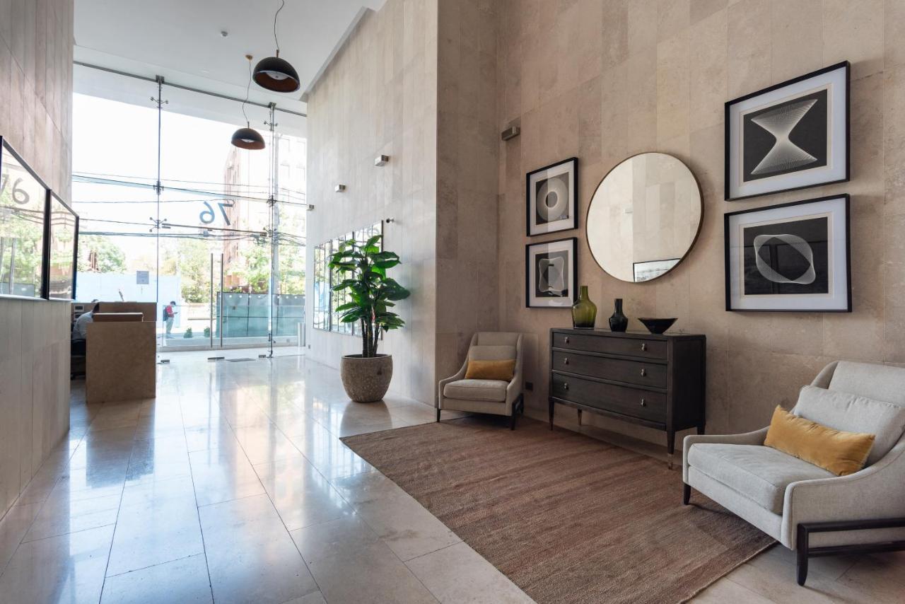 Uptown Wood - 1br, Parking, Wifi, Mall, Pool. Apartment *