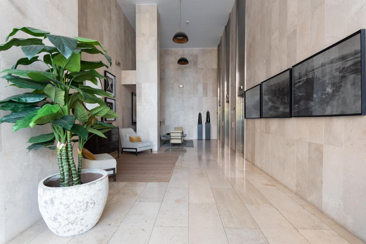Uptown Wood - 1br, Parking, Wifi, Mall, Pool. Apartamento Santiago de Chile